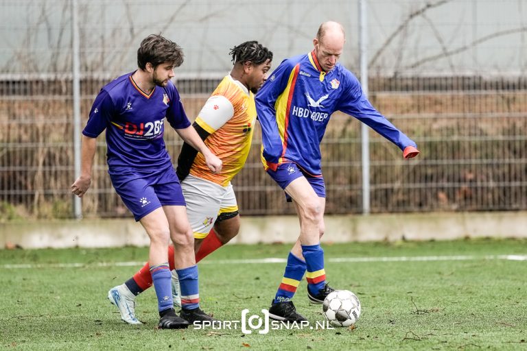 20250104. Sportshoots.nl, Sportsnap.nl, Voetbal Nieuwjaarswedstrijd VV Haagse Hout.-38