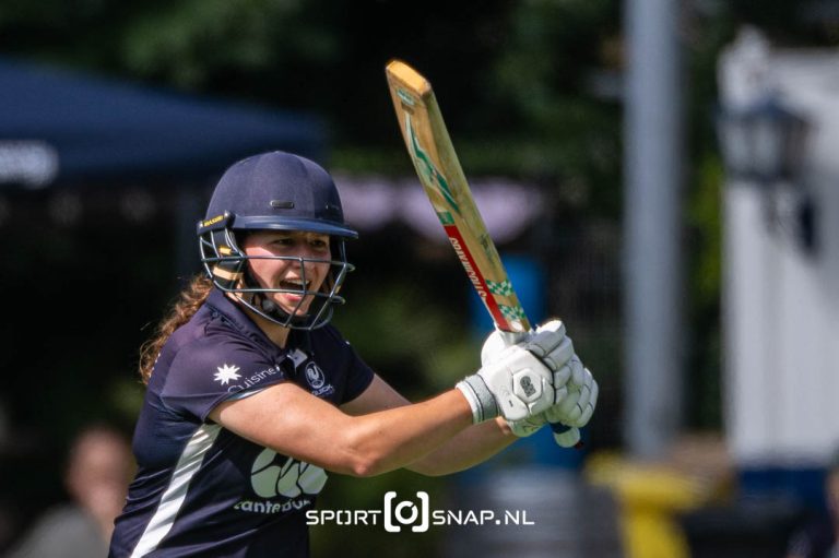20250830_FVDL-Sportsnap.nl_Cricket-Quick Snel - HCC-VCC combinatie_8069